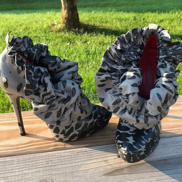 🦋Cesare Paciotti Heels🦋 - Picture 5 of 14